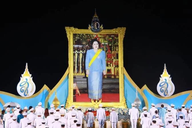 ส.อ.ท.ร่วมพิธีตักบาตรถวายพระราชกุศล และจุดเทียนถวายพระพรชัย สมเด็จพระนางเจ้าสิริกิติ์ พระบรมราชินีนาถ พระบรมราชชนนีพันปีหลวง เนื่องในวันเฉลิมพระชนมพรรษา