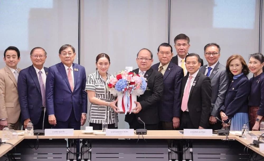 ส.อ.ท. เข้าพบนายกรัฐมนตรี หารือแนวทางกระตุ้น ศก. ไทย